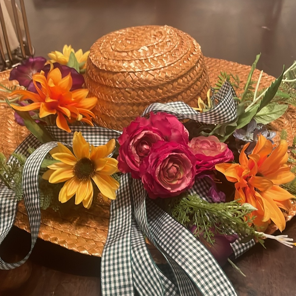 Nearly Natural 4587 Mixed Flower Hat